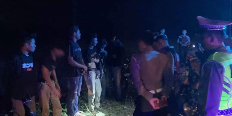 Pesta miras di pinggir sawah, Tujuh Pemuda diamankan Tim Patroli Polres Pringsewu