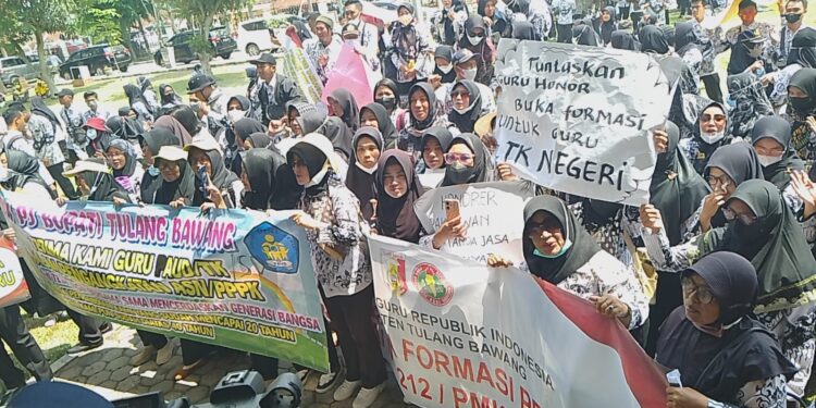 Dua Wartawan di Tulangbawang Ungkap Dapat Bentakan Dari Oknum Pejabat Usai Tanya Isu Pemecatan Guru Honorer Ikut Aksi Demo