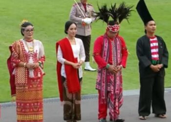 Iptu Sri Susanti Hutasoit Tak Menyangka Busana Adat Lampung Masuk Nomine Busana Terbaik Upacara Penurunan Bendera 17 Agus 2023