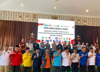 DEKLARASI PEMILU DAMAI BERSAMA FORKOPIMDA, PARPOL, KPU, BAWASLU, DAN ORMAS SERTA RELAWAN SE- PROV LAMPUNG