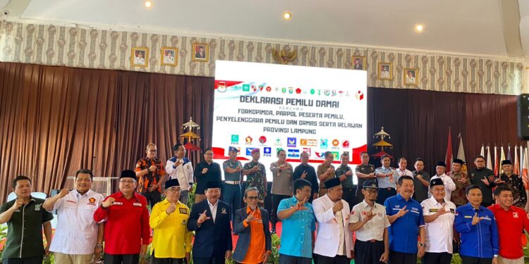 DEKLARASI PEMILU DAMAI BERSAMA FORKOPIMDA, PARPOL, KPU, BAWASLU, DAN ORMAS SERTA RELAWAN SE- PROV LAMPUNG