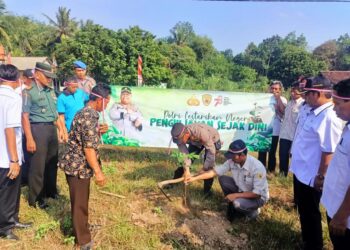 Polres Tulang Bawang Ikut Lestarikan Negeri Dengan Tanam Seribu Pohon, AKBP Jibrael Paparkan Tujuannya
