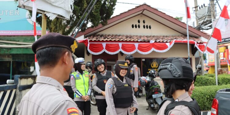 Antisipasi Ganguan Kamtibmas di Hari Jumat, Polwan Polres Lampung Utara Gelar Patroli