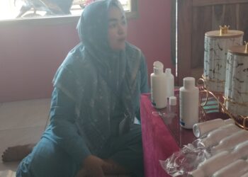 Rika Akui Skincare Miliknya di Ganti Kemasan Sendiri