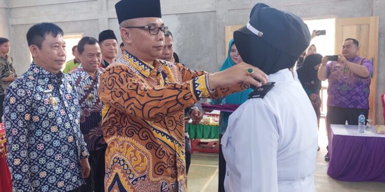 PLH Bupati Tanggamus Lantik Pj Kepala Pekon Pagar Alam 