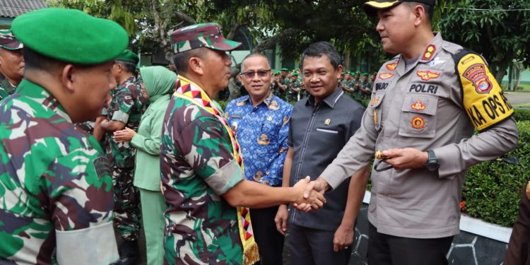 Kapolres AKBP Rinaldo Aser Sambut Kunker Pangdam II Sriwijaya di Kodim 0424 Tanggamus