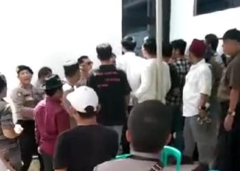Pleno Rekapitulasi Tingkat Kabupaten di KPU Lampung Timur Ricuh