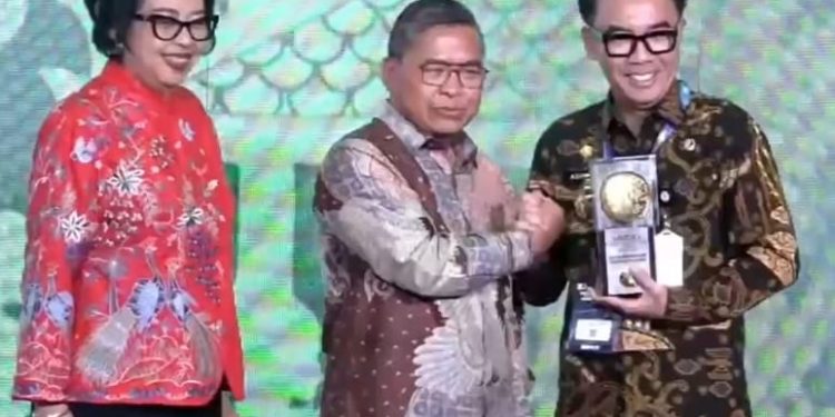 Kabupaten Way Kanan Raih Penghargaan Adipura Ke Tiga. Ketua SMSI Berikan Ucapan Selamat.
