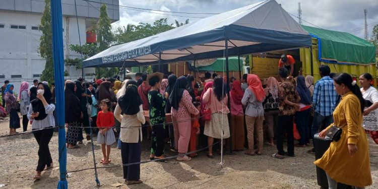 Hari Kedua Pasar Murah Yang di Gelar Pasar Pemkab Mesuji, Sembako Ramai di Serbu Warga.