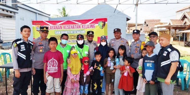 Polres Tulang Bawang Gerak Cepat Lakukan Kegiatan Kemanusiaan di Dua Lokasi Terdampak Angin Puting Beliung
