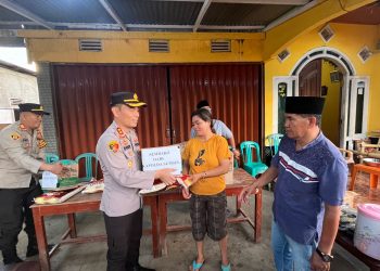 Kapolres Empat Lawang Salurkan Bantuan Sosial dan Ajak Mempererat Solidaritas di Desa Seguring Pasca Kebakaran