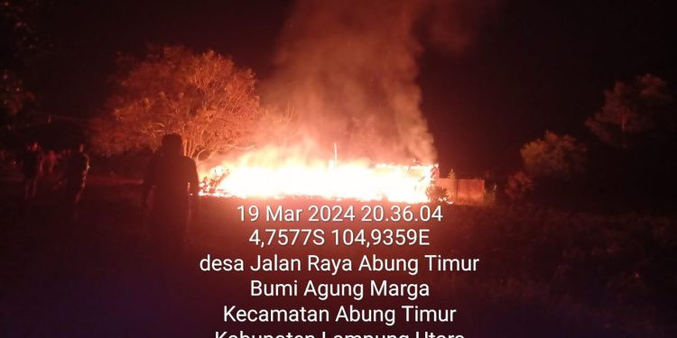 Rumah Warga Bumi Agung Lampura Terbakar,Diduga Konsleting Listrik