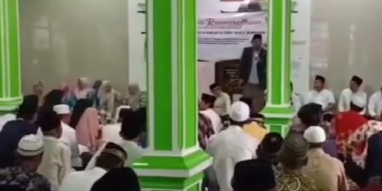 Tim Safari Ramadhan Kabupaten yang dipimpin Bupati Way Kanan Raden Adipati Surya berkunjung di Kecamatan Gunung Labuhan