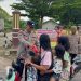 Polsek Gunung Agung Bagikan Takjil sebagai Bentuk Kedekatan dengan Masyarakat