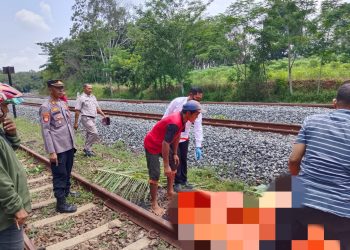 Polres Lampung Utara Evakuasi Korban Tertabrak Kerata Api