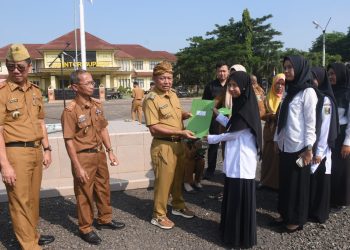 Bupati Dawam Serahkan 196 Petikan SK PPPK 