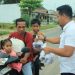 Sat Narkoba Polres Tulang Bawang Barat Bagikan Takjil dalam Kegiatan Polri Peduli Masyarakat