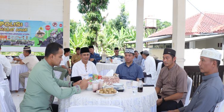 Polres Lampung Utara Gelar Sholat Idul Fitri 1445 H dan Open House
