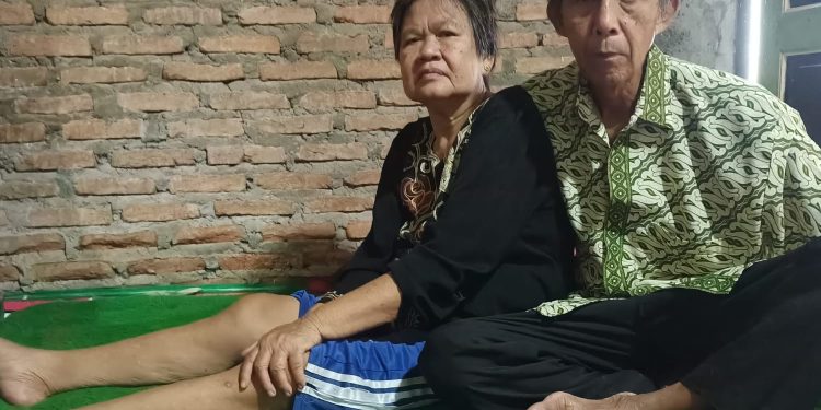 Menderita Stroke ,Lansia Di Kelurahan Baros Impikan Kursi Roda