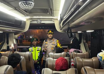 Arus Balik Lebaran 2024, Polres Lampung Utara Berikan Layanan Kesehatan dan Pijet Gratis Kepada Pemudik Hingga Sopir Bus