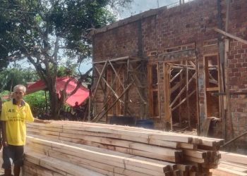 Pemuda Abung Timur Beri Bantuan Kepada Korban Kebakaran