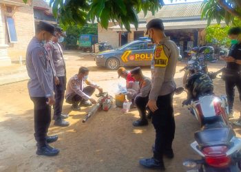 Sinergi Pemerintah Tiyuh dan Polsek Tumijajar Cegah DBD, Lakukan Fogging di Tiyuh Karta Raharja