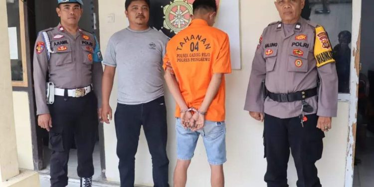 Bawa Senpi Rakitan, Pria Asal Tulang Bawang Ditangkap di Pringsewu