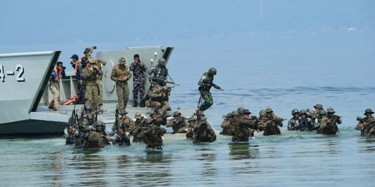 Operasi Hantai Marinir Gabungan Indonesia Dan Amerika Berhasil Pertahankan Pantai Ketapang
