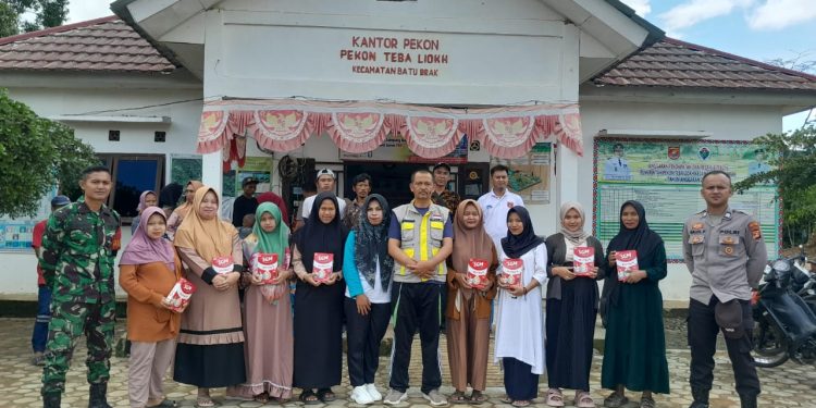 Pekon Teba liokh, Bagi BLT Dan Makanan Tambahan