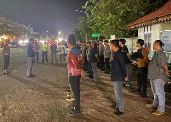 BERIKAN RASA AMAN KEPADA MASYARAKAT, POLRES TUBABA GELAR KRYD DI JALAN POROS PASAR PULUNG KENCANA