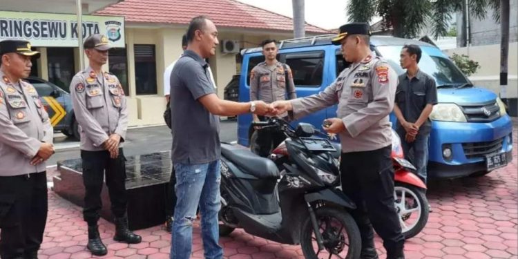 Polres Pringsewu Kembalikan Motor Dan Mobil Hasil Kejahatan Kepada Pemiliknya