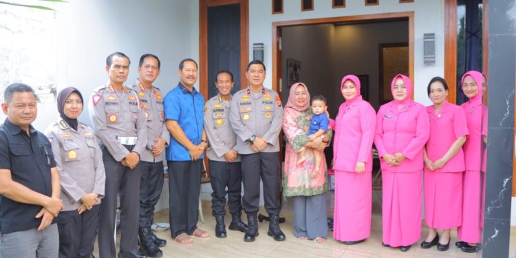 Hari Bhayangkara ke-78, Wakapolda Lampung Anjangsana ke Sejumlah Purnawirawan Polri