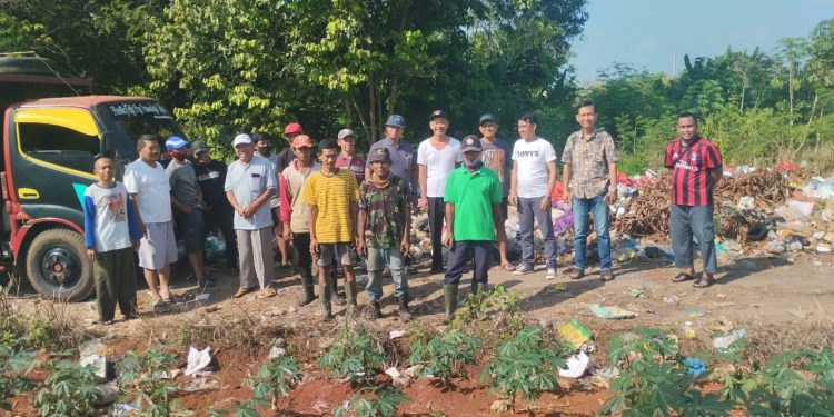 Pembersihan TPS di Kelurahan Rejosari, Lampung Utara.   Kadis DLH Ina Sulistya Achyar sigap Menurunkan Team Armada Sampah 3 Unit