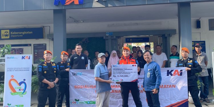 Program Bina Lingkungan, PT. KAI Salurkan Bantuan Sembako Hari Raya Idul Adha Kepada Warga Cempedak