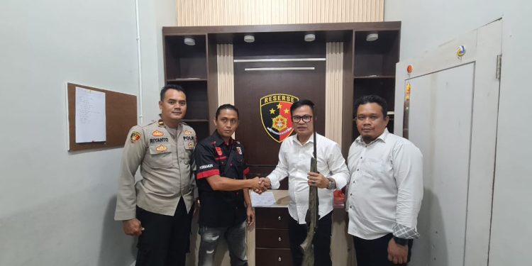 Bakti Sukarela Warga Serahkan Senjata Api Ilegal di Empat Lawang