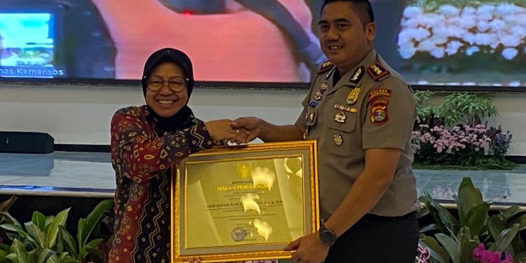 Edward Syah Pernong,Memberikan Apresiasi dan Ucapan Selamat Kepada AKBP Doffie Fahlevi Sanjaya dan Kompol Edi Qorinas Atas di Raihnya Penghargaan dari Mensos 