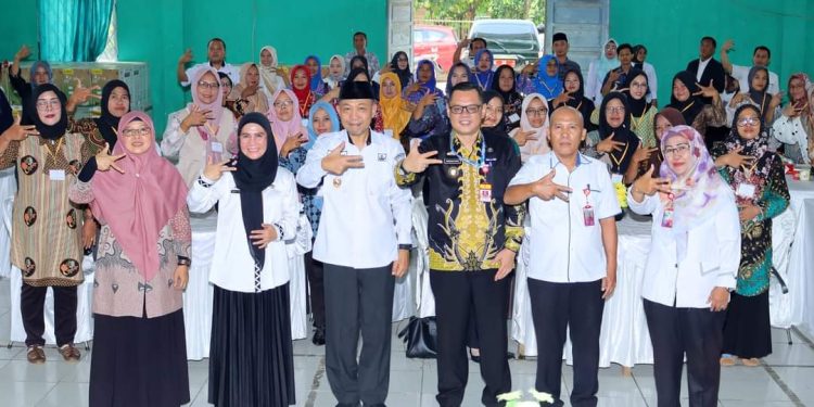 Penjabat Bupati Lampung Utara Hadiri dan Buka Pelatihan Pembuatan Dompet Bertapis