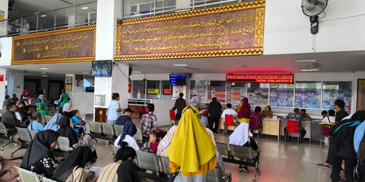 Warga Bandar Lampung Keluhkan Pelayanan Aplikasi “Duduk Manis” Satu Atap