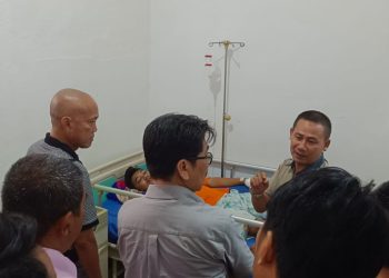 Fajar Maulana Terharu di Kunjungi Calon Bupati Hamartoni dan Tokoh Masyarakat Ansori Sabak