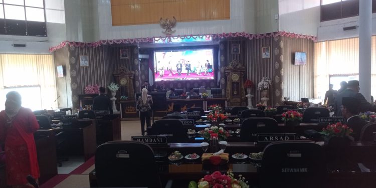 DPRD Way Kanan Sidang Paripurna Istimewa HUT RI-79,Mendengarkan Pidato Presiden