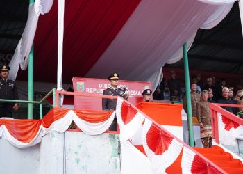 Kapolres Lampung Utara Jadi Irup Penurunan Bendera Merah Putih HUT RI Ke- 79