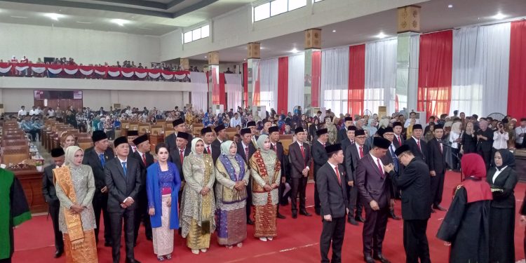 Rapat Paripurna Pengambilan Sumpah Janji 35 Anggota DPRD Kabupaten Empat Lawang Priode 2024-2029, Resmi Dilantik