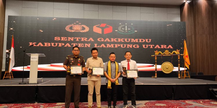 Sentra Gakkumdu Polres Lampung Utara Terima Penghargaan