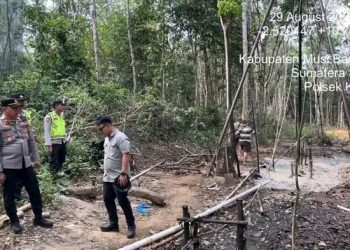 Patuhi Himbauan, Warga Bongkar Sumur Minyak Illegal di Wilayah Hukum Polsek Keluang