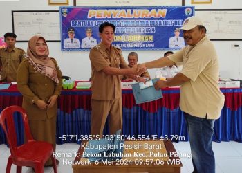 Pekon Labuhan Serahkan BLT-DD Tahap I Untuk 36 KPM