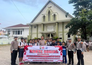 Jelang Hari Lalu Lintas Bhayangkara Ke-69, Sat Lantas Polres Lampung Gelar Bakti Sosial Bersihkan Tempat Ibadah