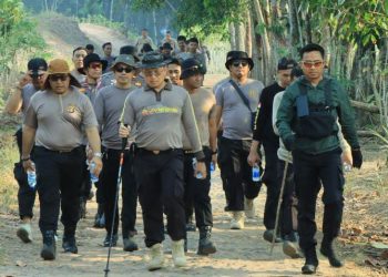 Kapolres Tulang Bawang Barat Pimpin Longmarch Puluhan Kilometer