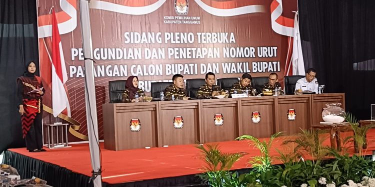 KPU Tanggamus Gelar Sidang Pleno Terbuka Penetapan Nomor Urut Calon Bupati dan Wakil Bupati