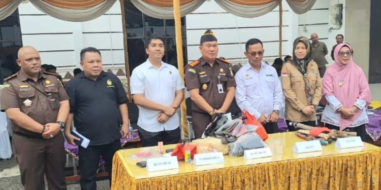 Kajari Way Kanan Pimpin Pemusnahan Barang Bukti Tindak Pindana Umum