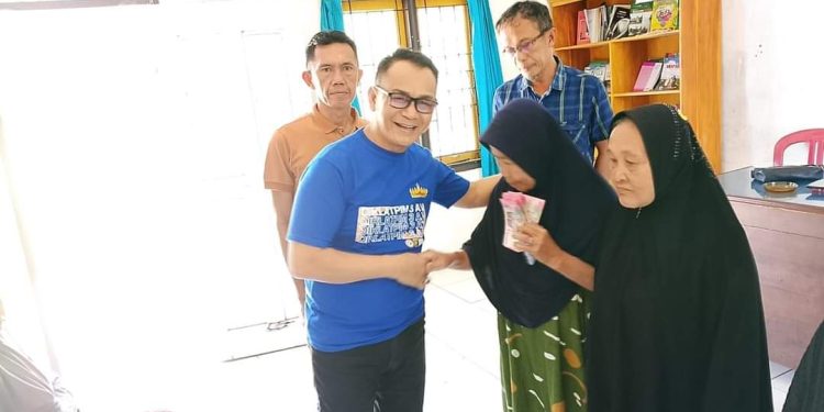 Camat Abung Tengah Salurkan BLT-DD Sribandung Tahun2024